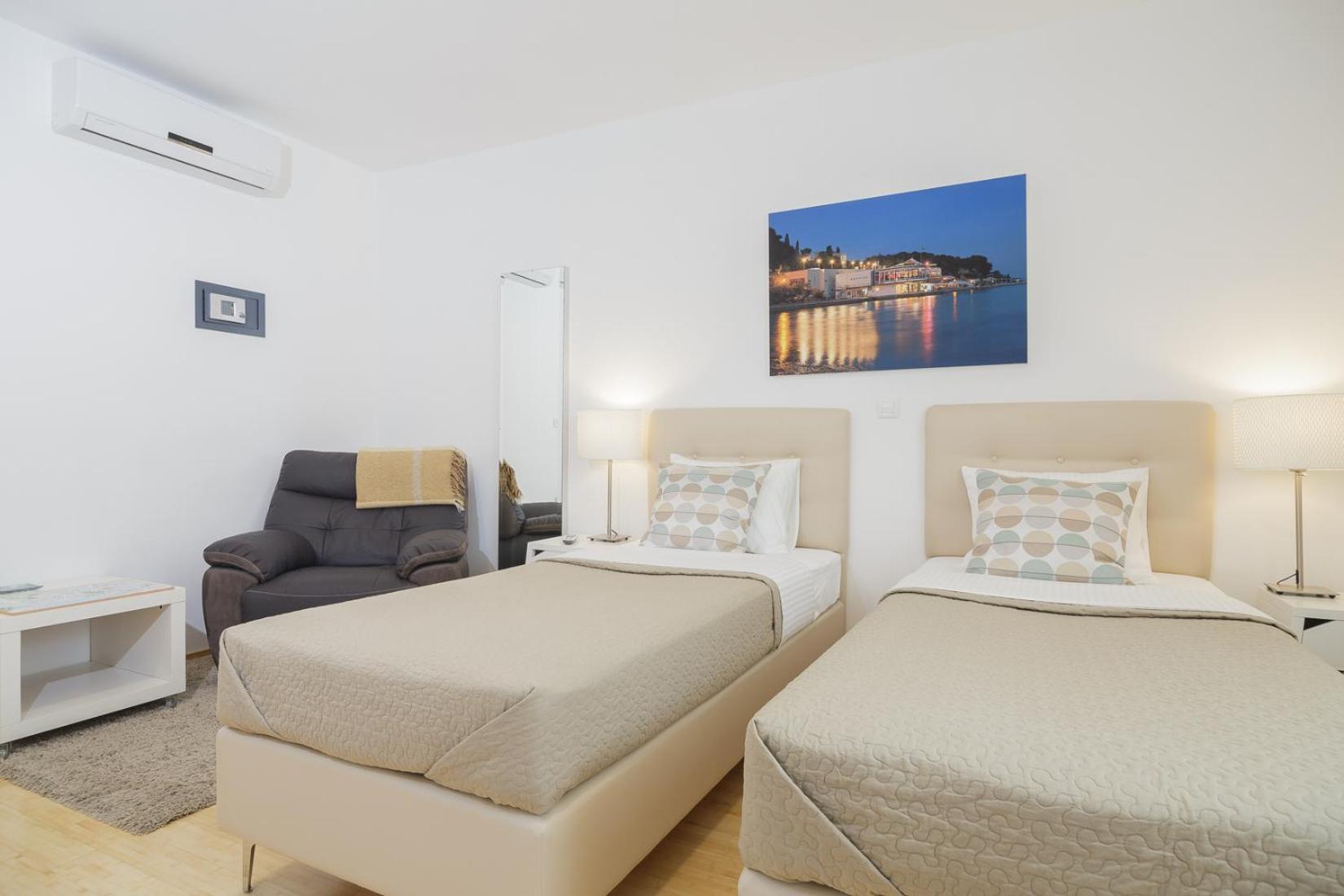 Holiday Home Aspalathos - With Free Parking, Near The Beach, A Few Minutes' Walking Distance To The Unesco Palace Spalato Esterno foto