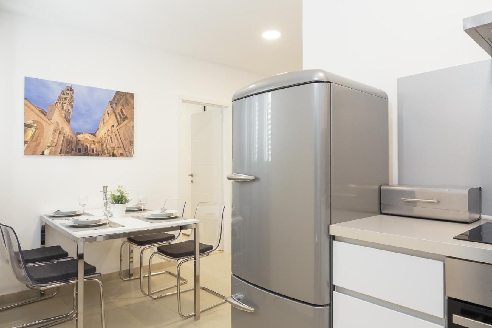 Holiday Home Aspalathos - With Free Parking, Near The Beach, A Few Minutes' Walking Distance To The Unesco Palace Spalato Esterno foto