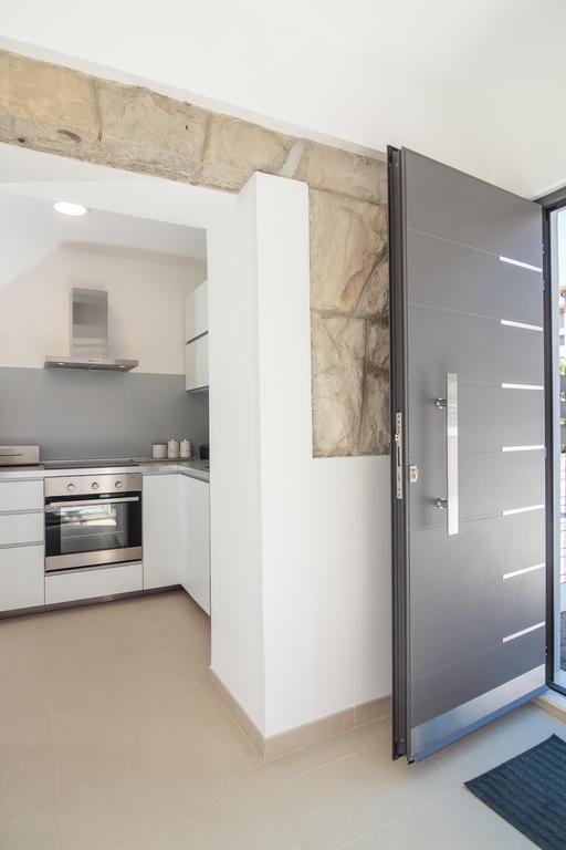 Holiday Home Aspalathos - With Free Parking, Near The Beach, A Few Minutes' Walking Distance To The Unesco Palace Spalato Esterno foto