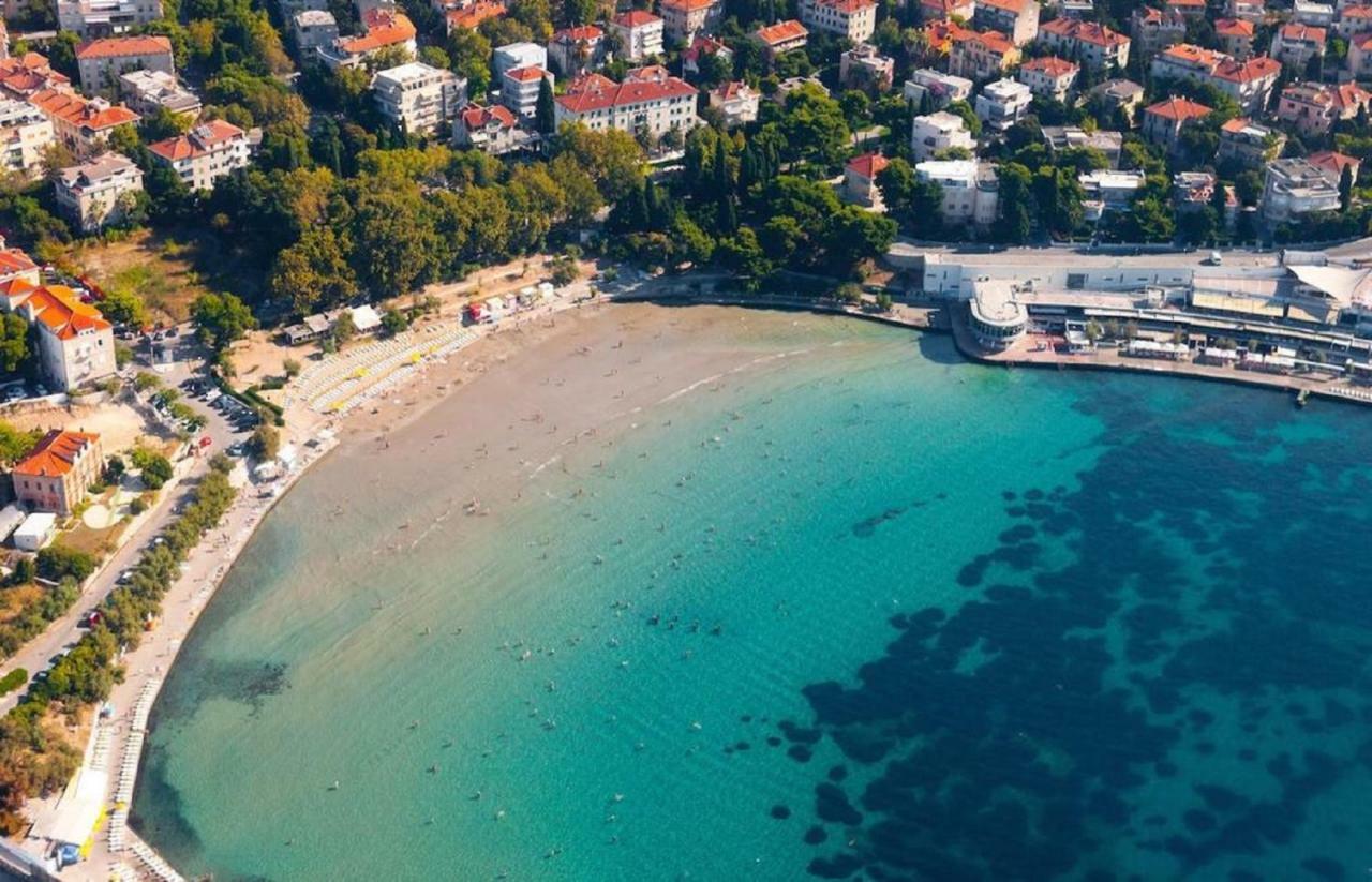 Holiday Home Aspalathos - With Free Parking, Near The Beach, A Few Minutes' Walking Distance To The Unesco Palace Spalato Esterno foto