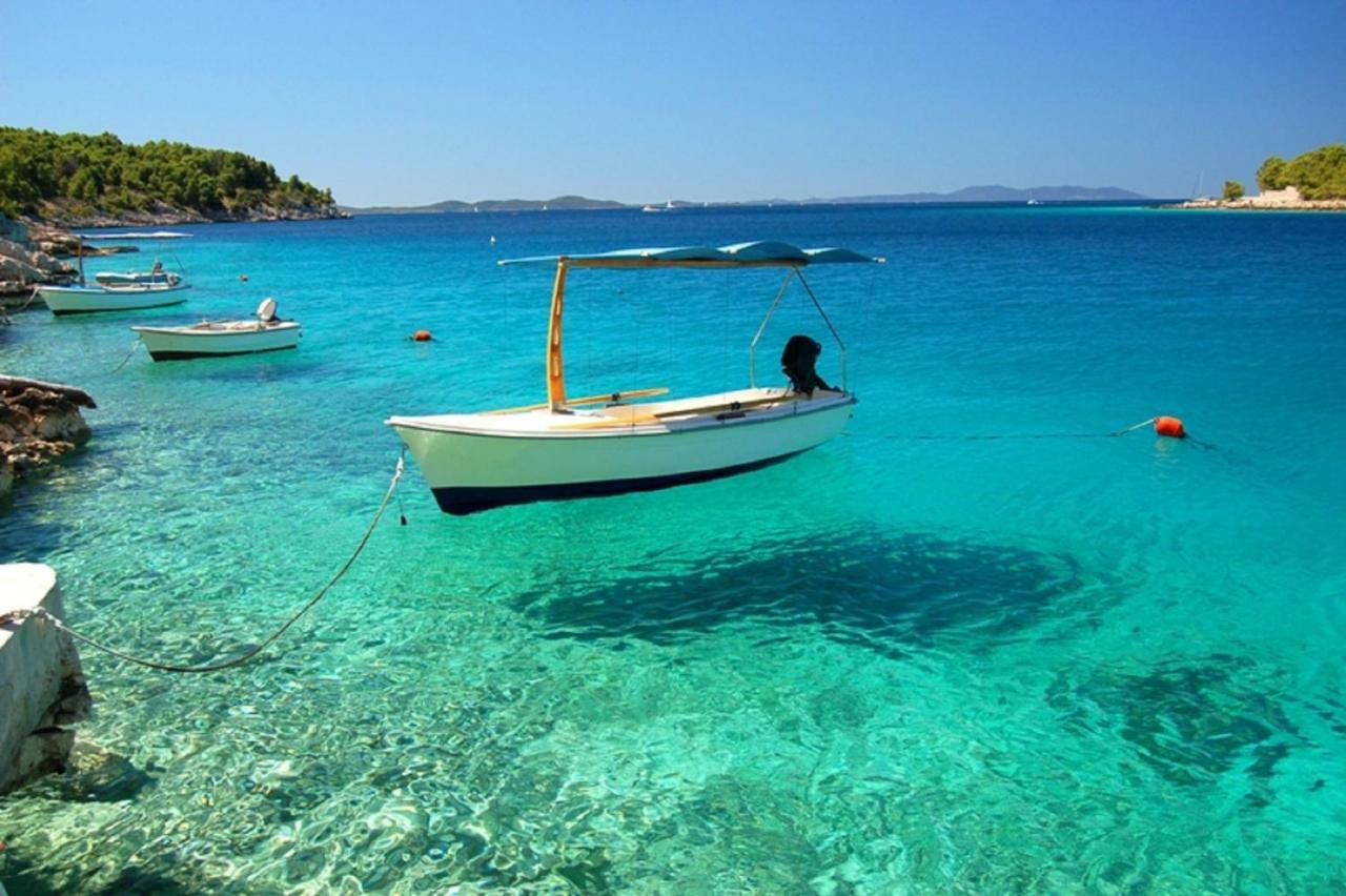 Holiday Home Aspalathos - With Free Parking, Near The Beach, A Few Minutes' Walking Distance To The Unesco Palace Spalato Esterno foto