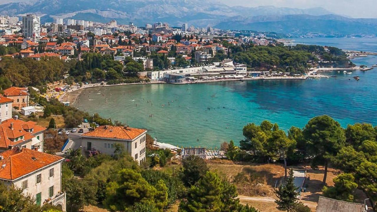 Holiday Home Aspalathos - With Free Parking, Near The Beach, A Few Minutes' Walking Distance To The Unesco Palace Spalato Esterno foto